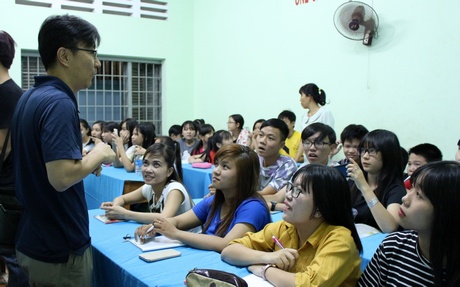 Khóa học tiếng Hàn giao tiếp giúp bạn rèn các kỹ năng